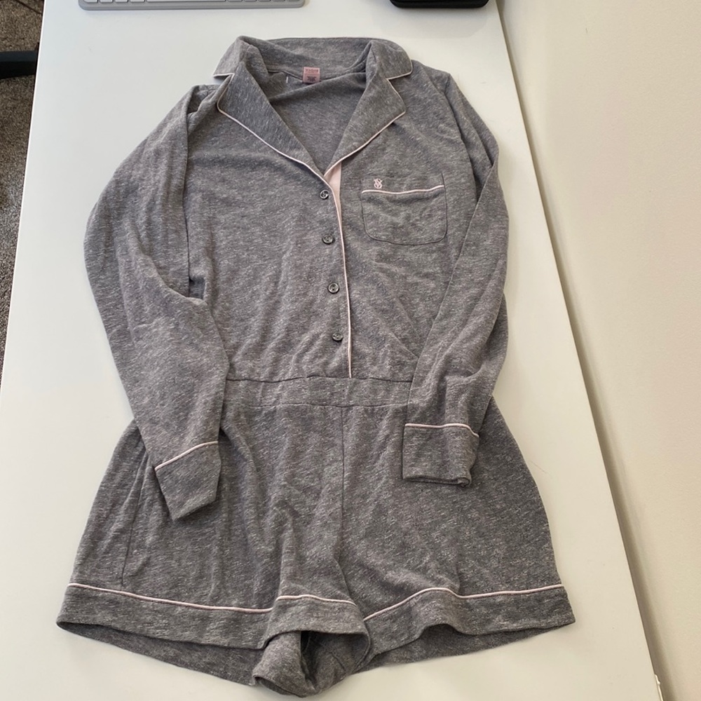 Victoria’s Secret Pajama Sleepwear Long Sleeve Romper - Small